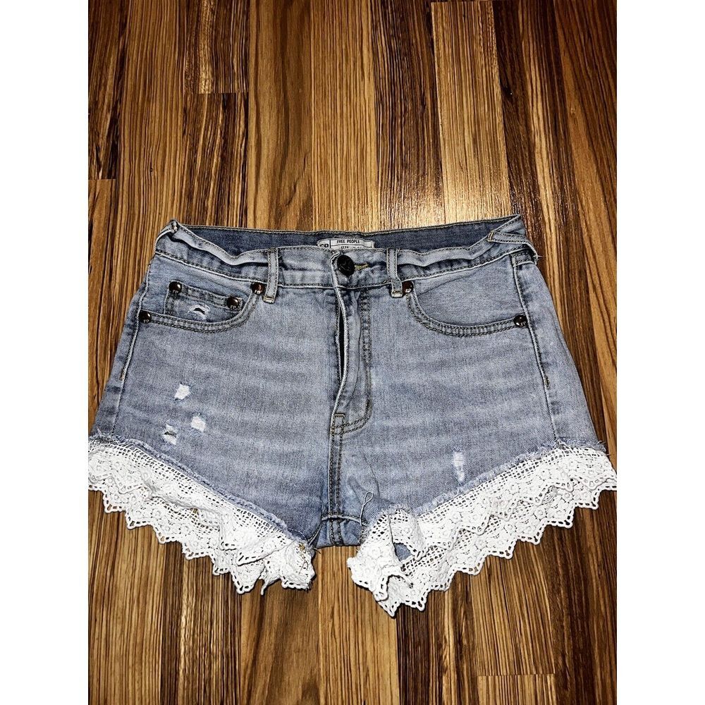 Free People Lacey Light Wash Lace-trimmed Denim Jean Shorts‎ Women's 24